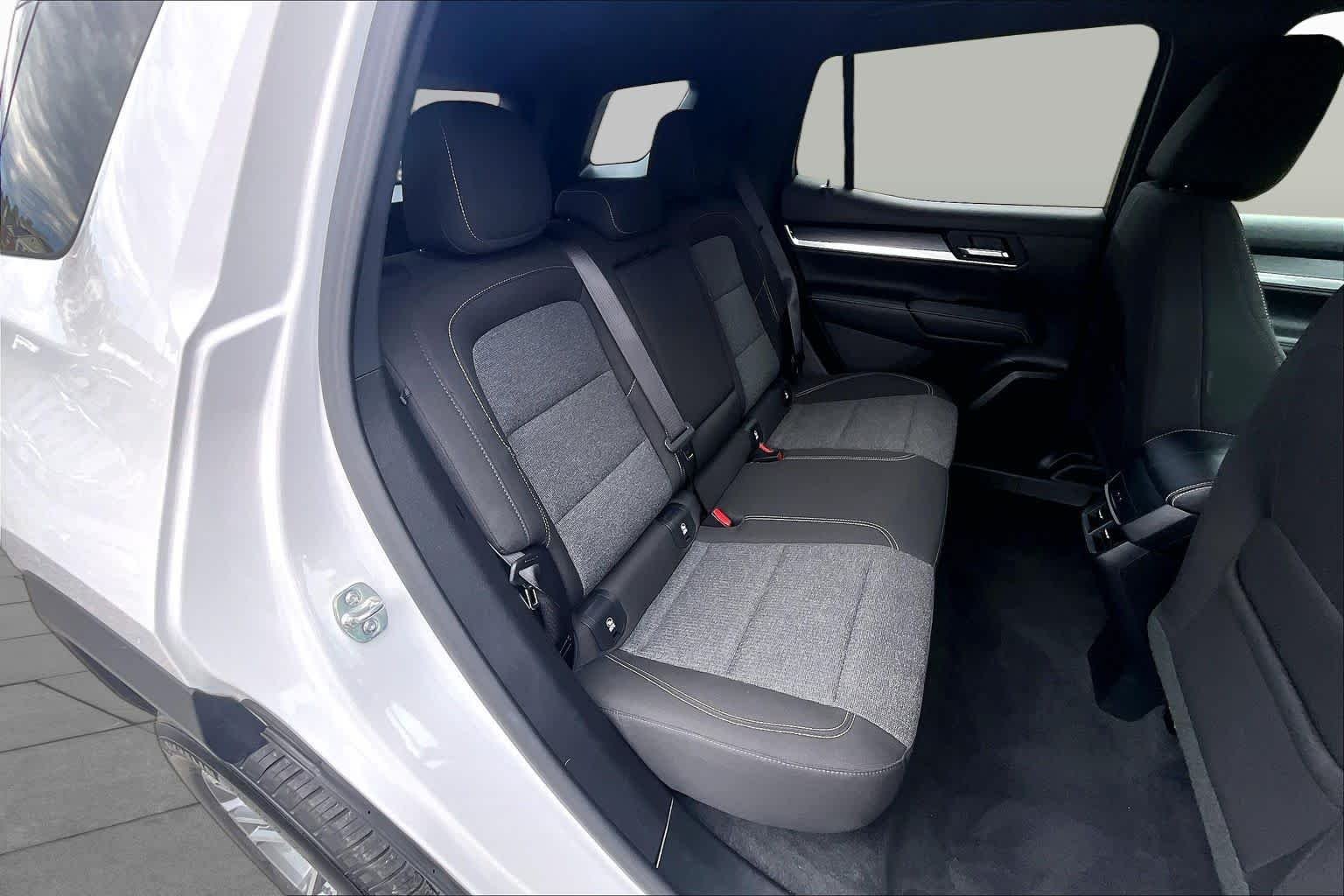 Used 2026 Summit White GMC AWD Elevation image 21
