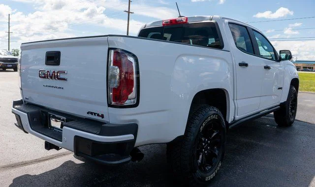 Used 2022 Summit White GMC AT4 w/Leather image 6