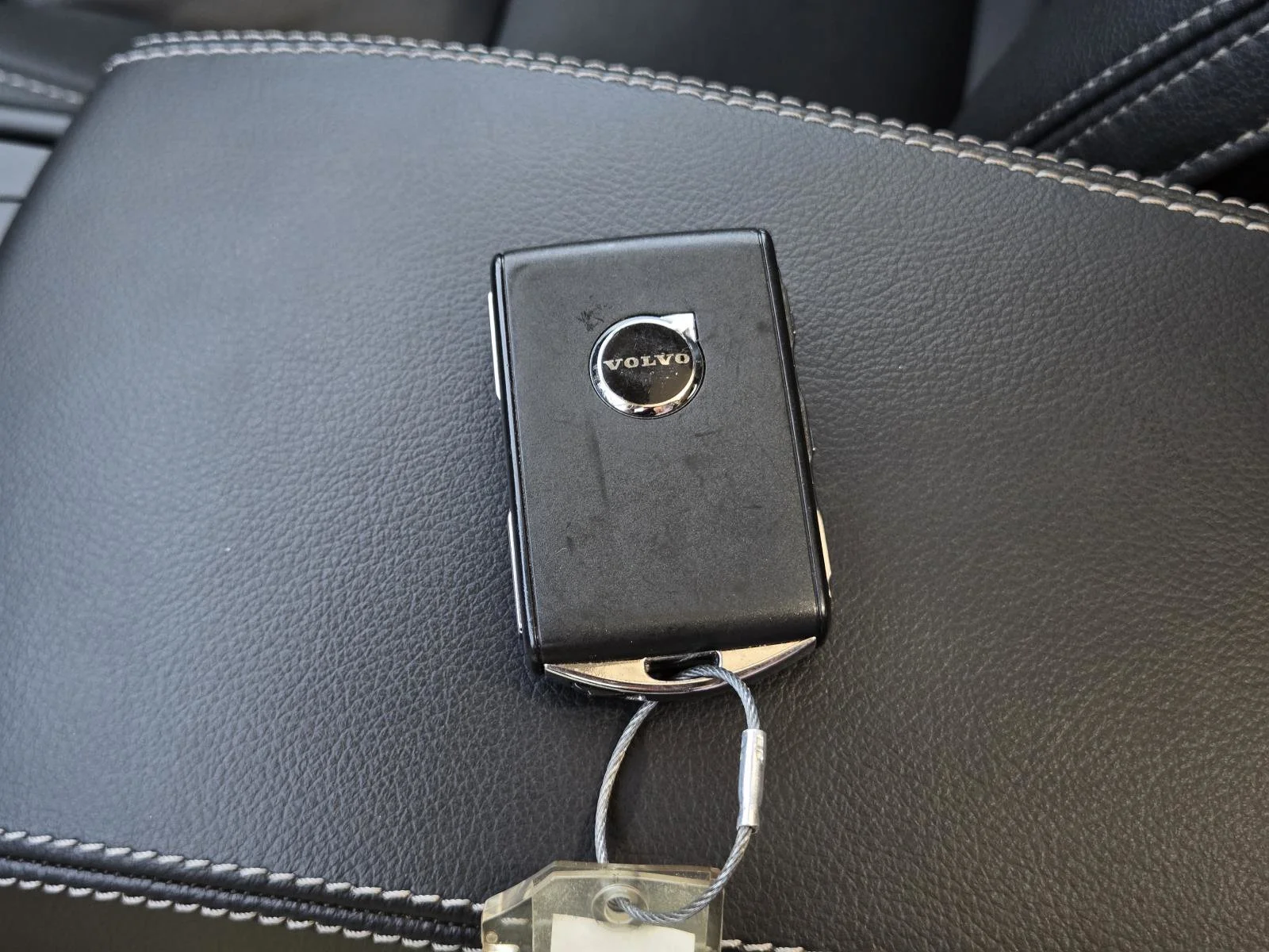 Used 2025 Black Volvo Plus Dark Theme image 44