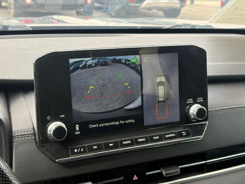 Used 2024 Blue Mitsubishi SE image 18