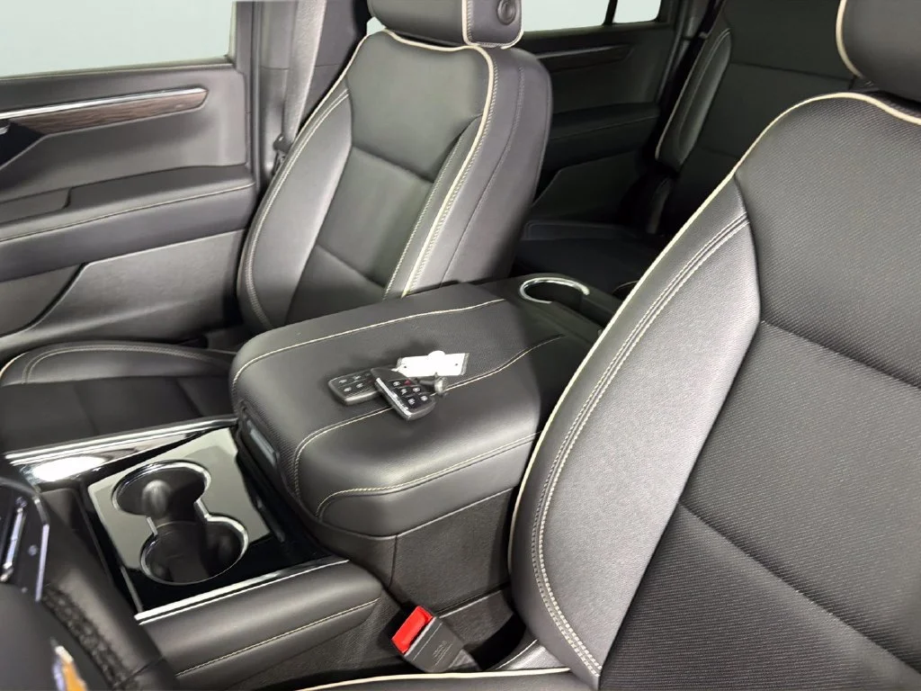 Used 2025 Black Chevrolet Premier image 27
