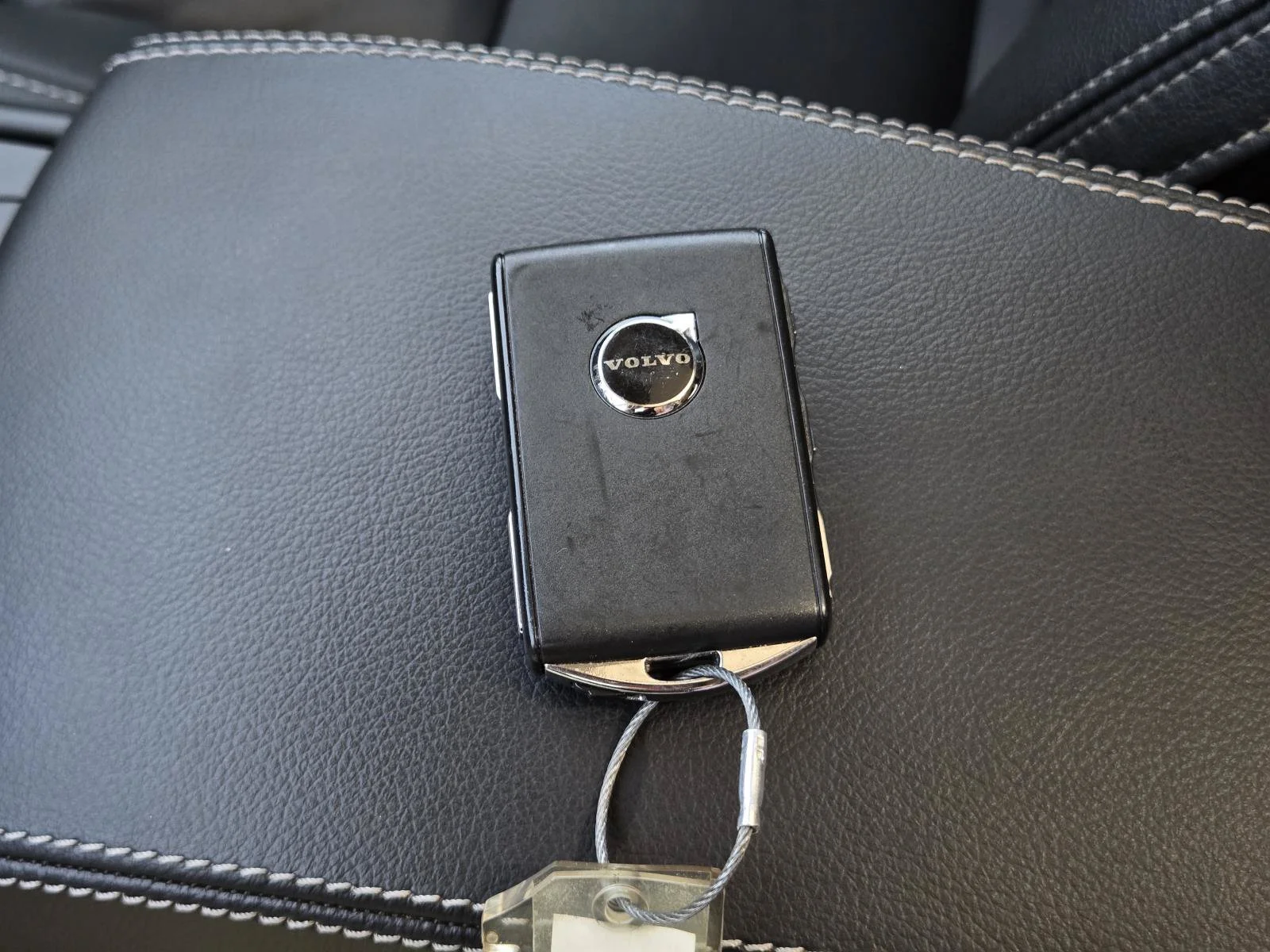 Used 2025 Black Volvo Plus Dark Theme image 44