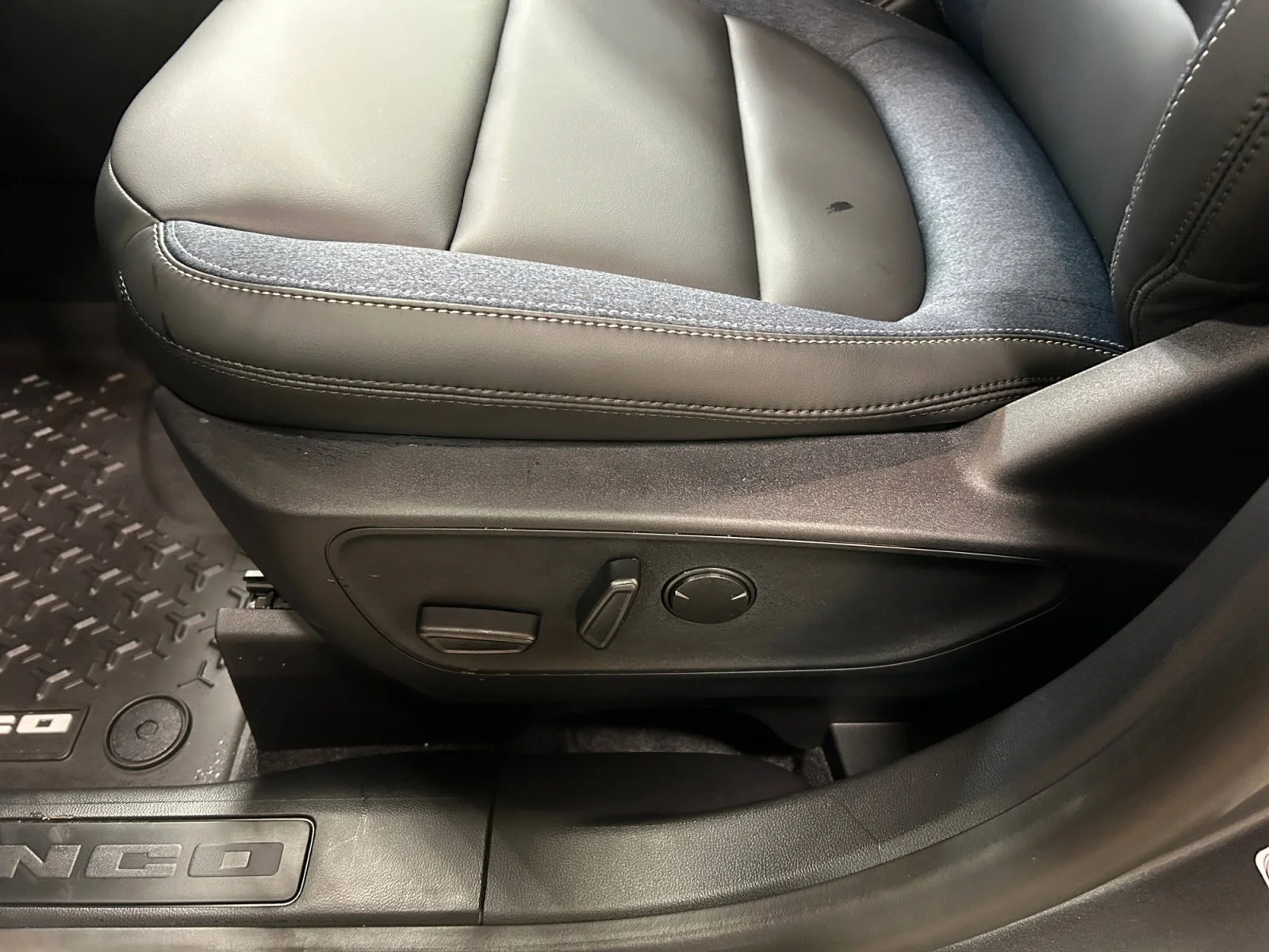 New 2026 Carbonized Grey Metallic Ford Outer Banks image 14