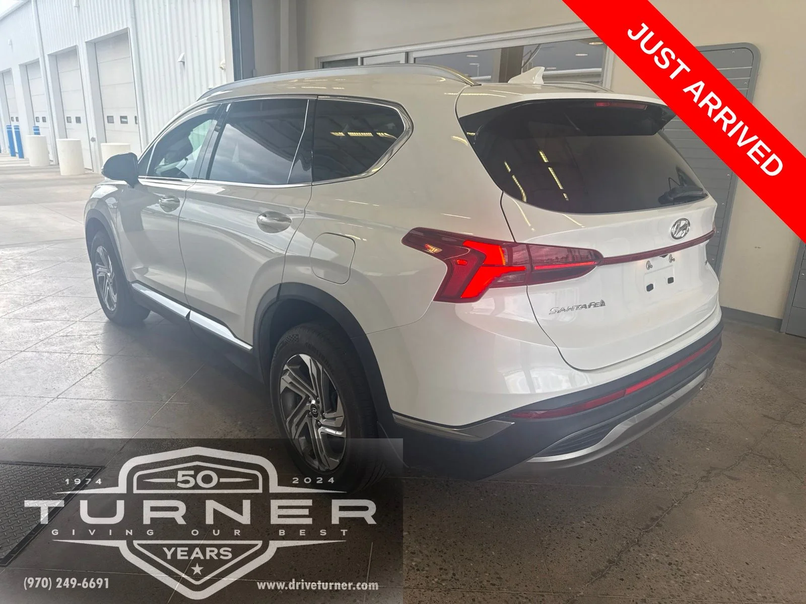Used 2022 Gray Hyundai SEL image 3