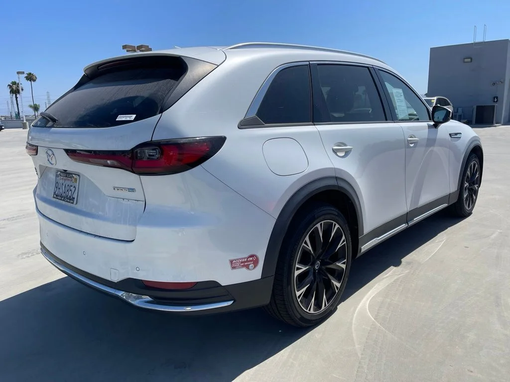 Certified Used 2024 White Mazda Premium image 4
