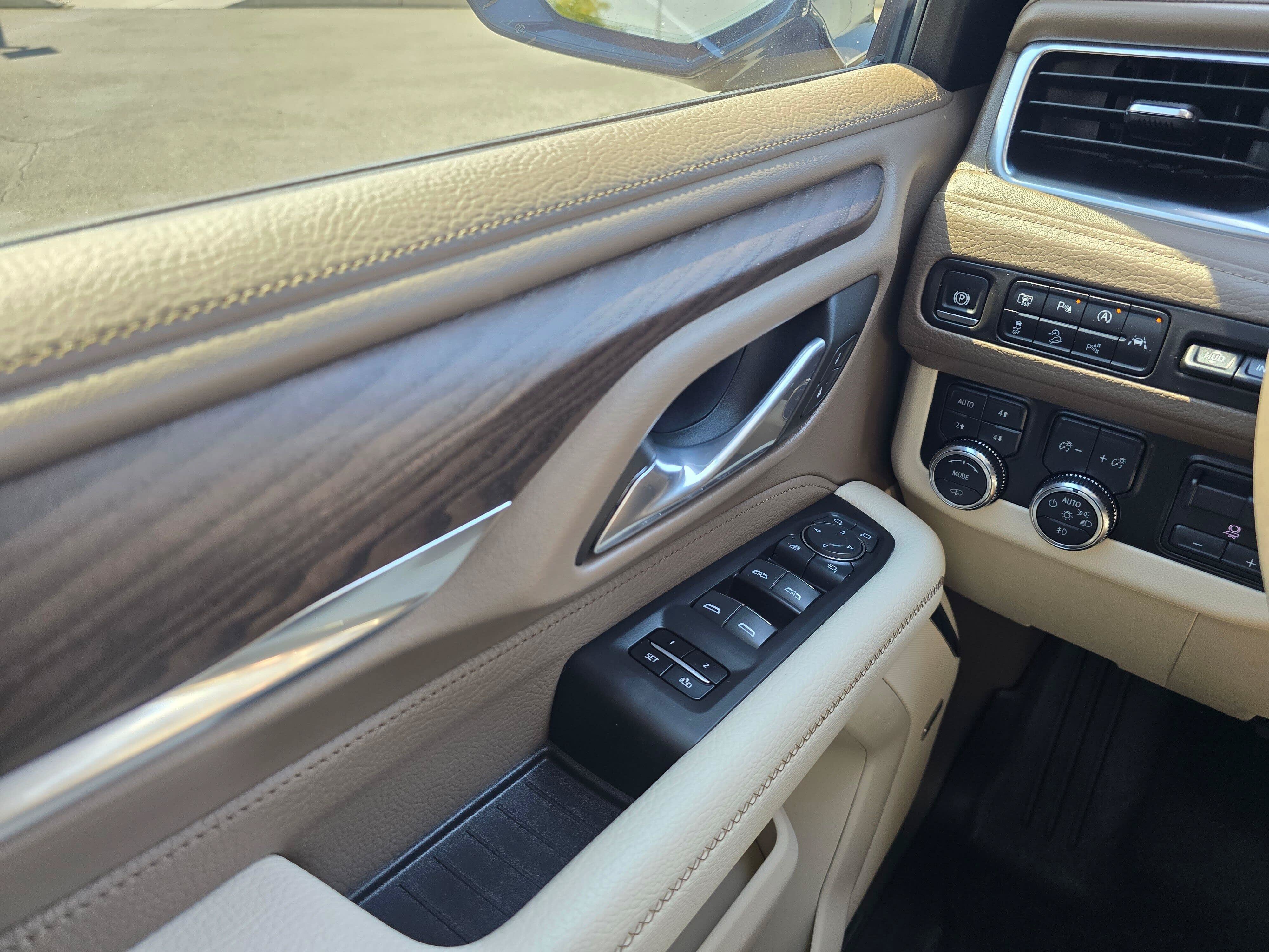 Used 2024 White Frost Tricoat GMC Denali image 28