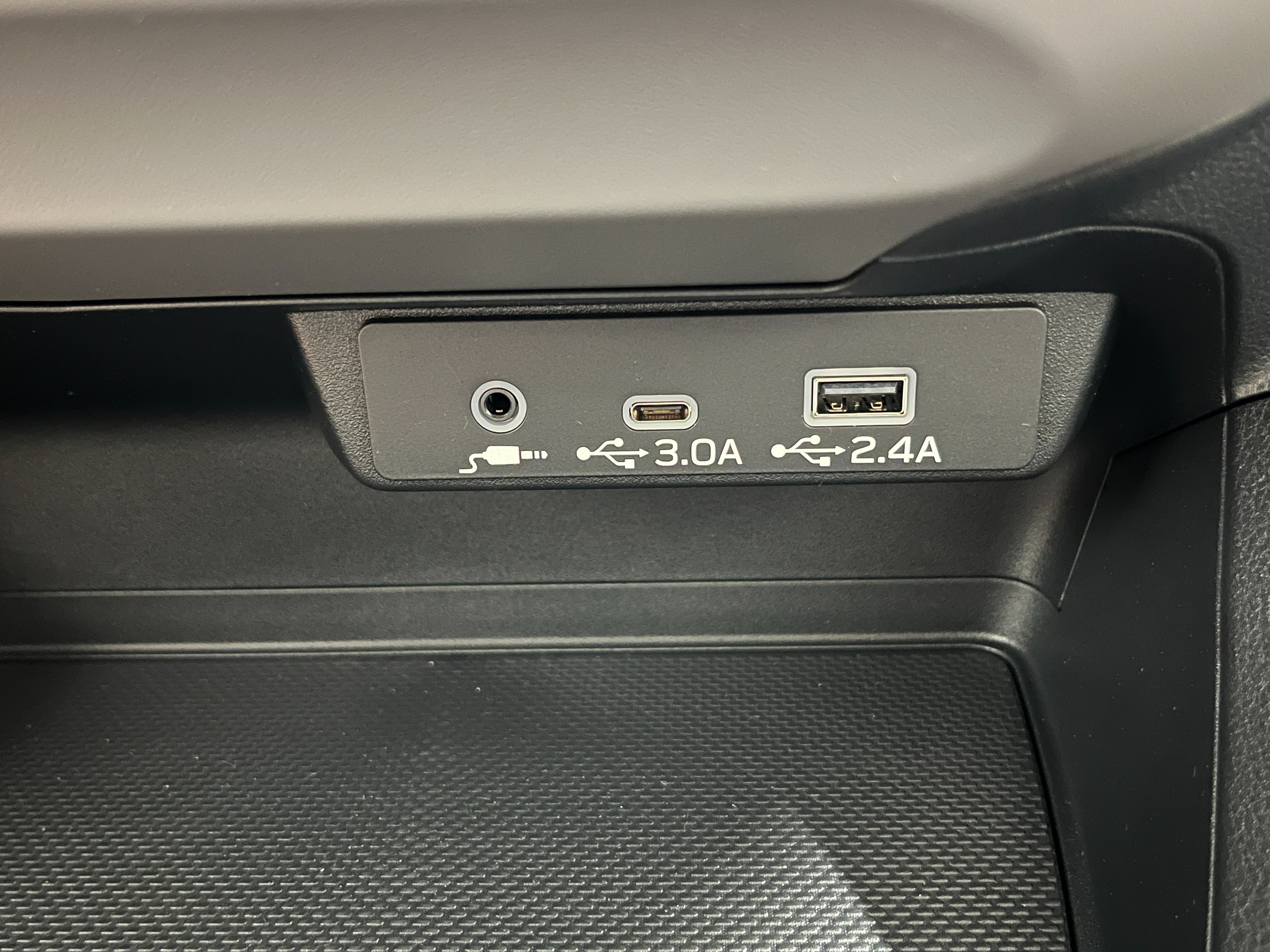 New 2026 MAGNETITE GRAY PEARL Subaru Premium image 20