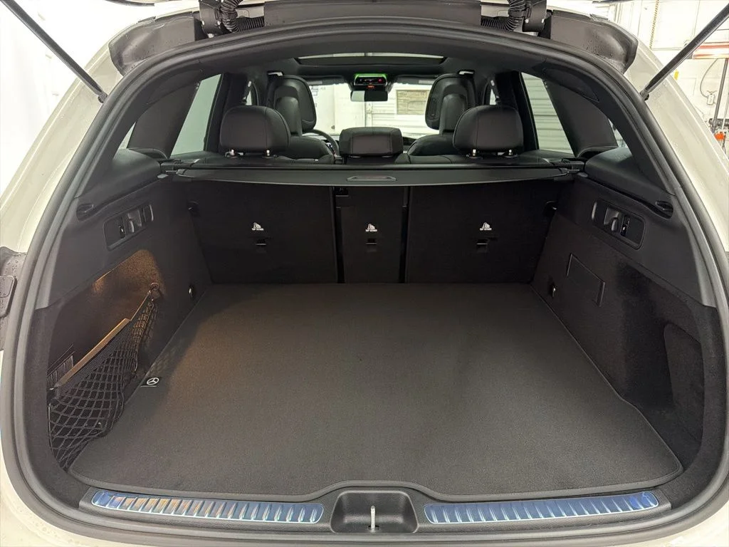 Used 2026 White Mercedes-Benz GLC 300 image 23
