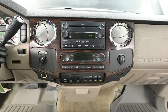 Used 2008 Black Ford Lariat image 25