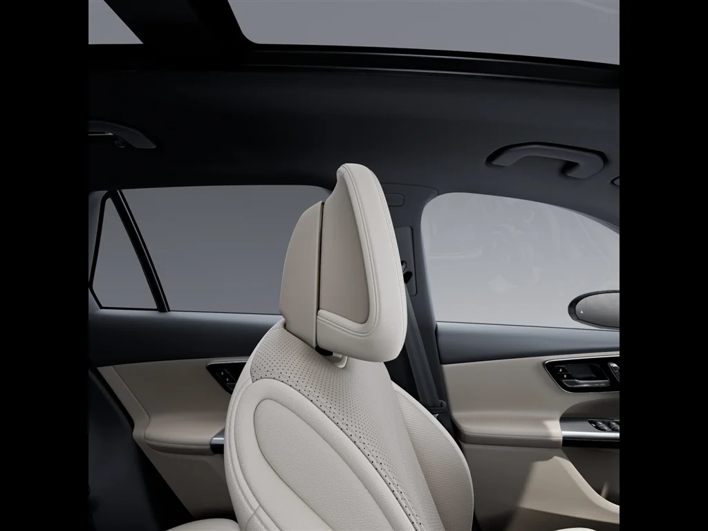 New 2027 MANUFAKTUR Patagonia Red Metallic Mercedes-Benz GLC 300 image 43