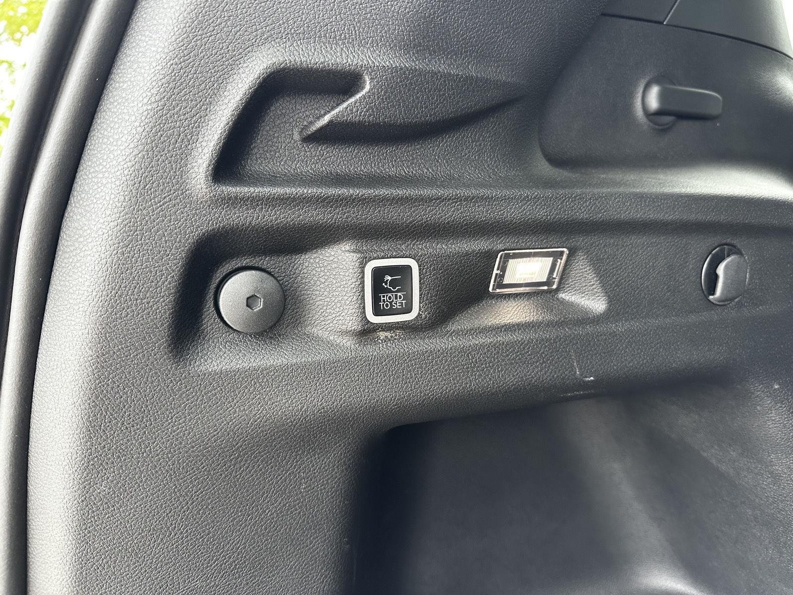 Used 2025 Baltic Gray Metallic Clearcoat Jeep Altitude X image 25