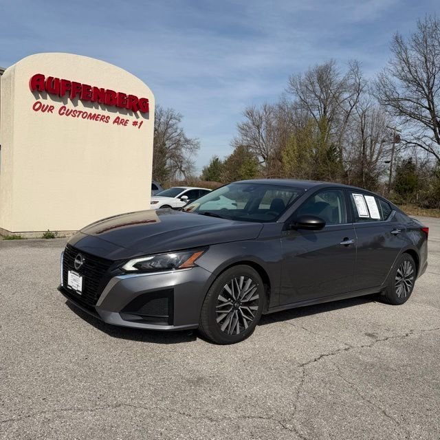 Used 2024 Nissan Altima SV with VIN 1N4BL4DV2RN424640 for sale in Herrin, IL