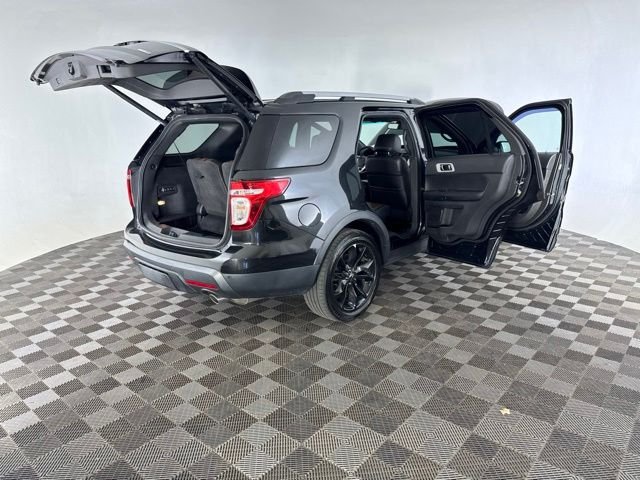 Used 2014 Black Ford Limited image 17