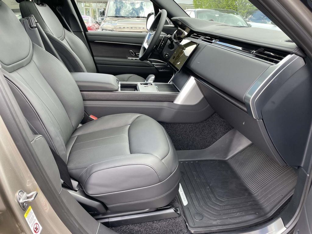 New 2026 Batumi Gold Land Rover SE image 21
