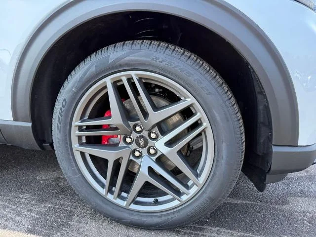 2026 Ford Explorer ST-Line - Photo 40