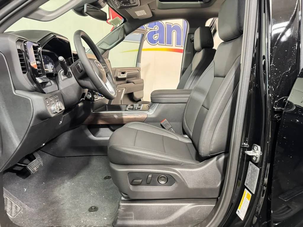 New 2026 Onyx Black GMC SLT image 10