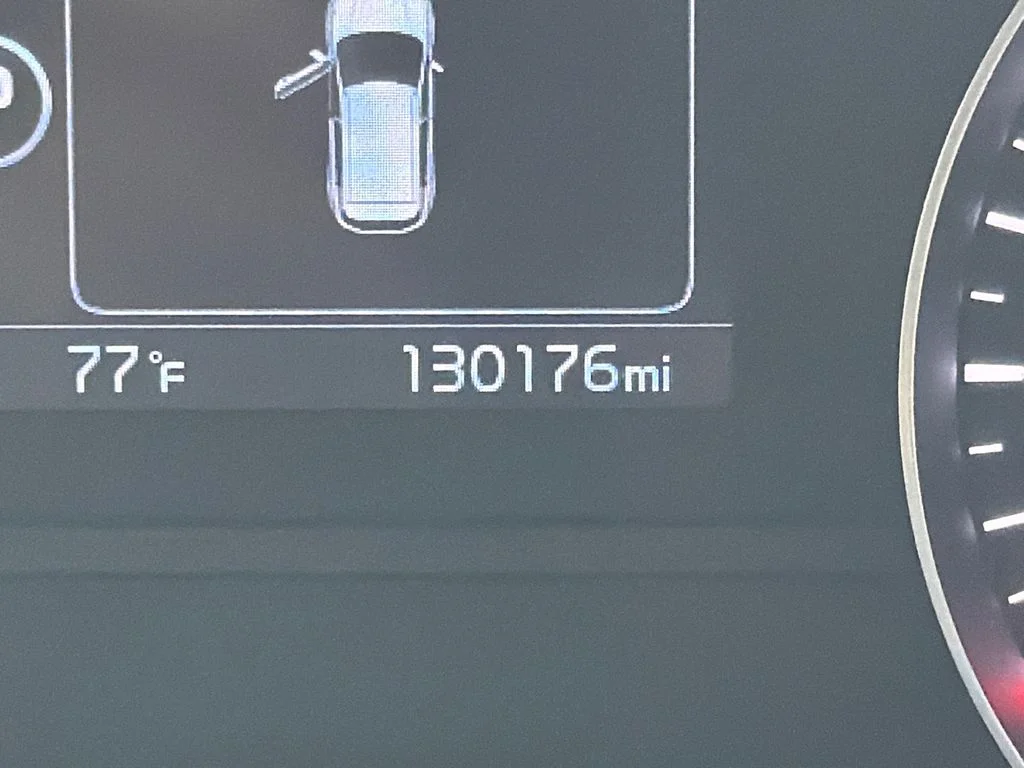 Used 2018 Red Kia LX image 27