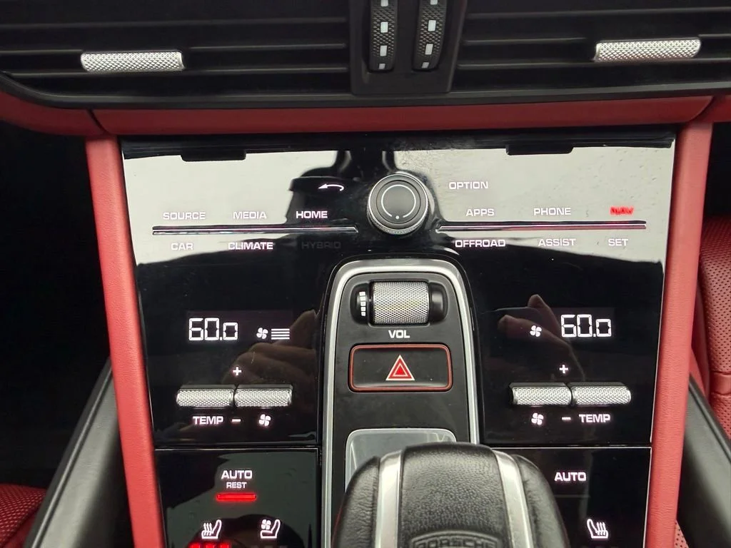 Used 2022  Porsche Turbo image 19