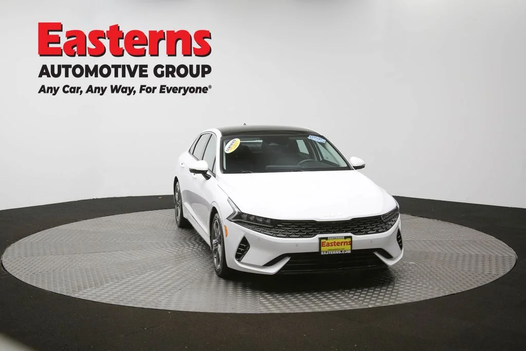 Used 2022 White Kia EX image 51