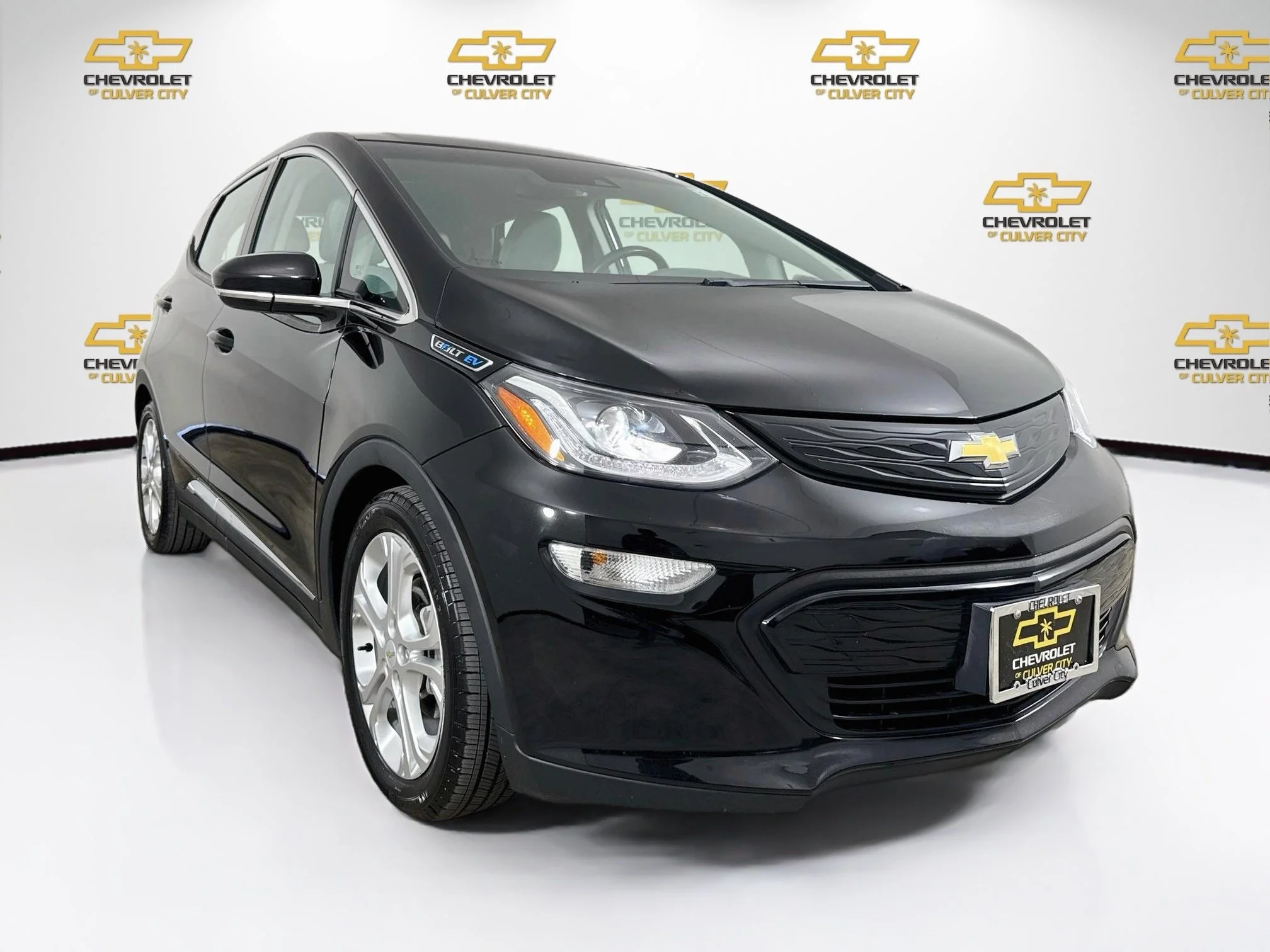 Used 2020 MOSAIC BLACK METALLIC Chevrolet LT image 1