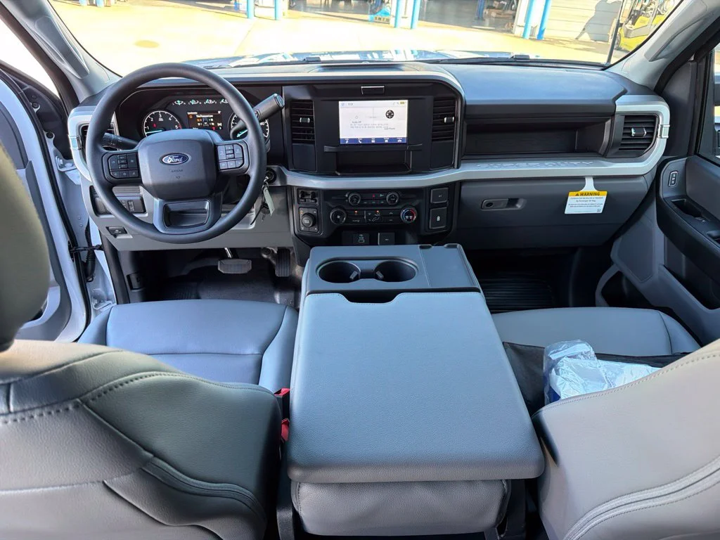 New 2027 Oxford White Ford F-350® XL image 16