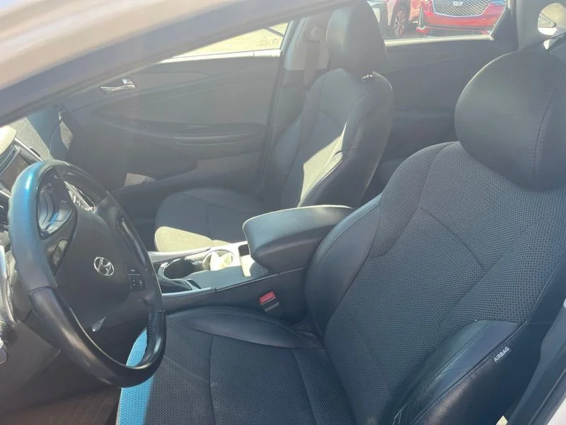 Used 2012 White Hyundai SE image 8