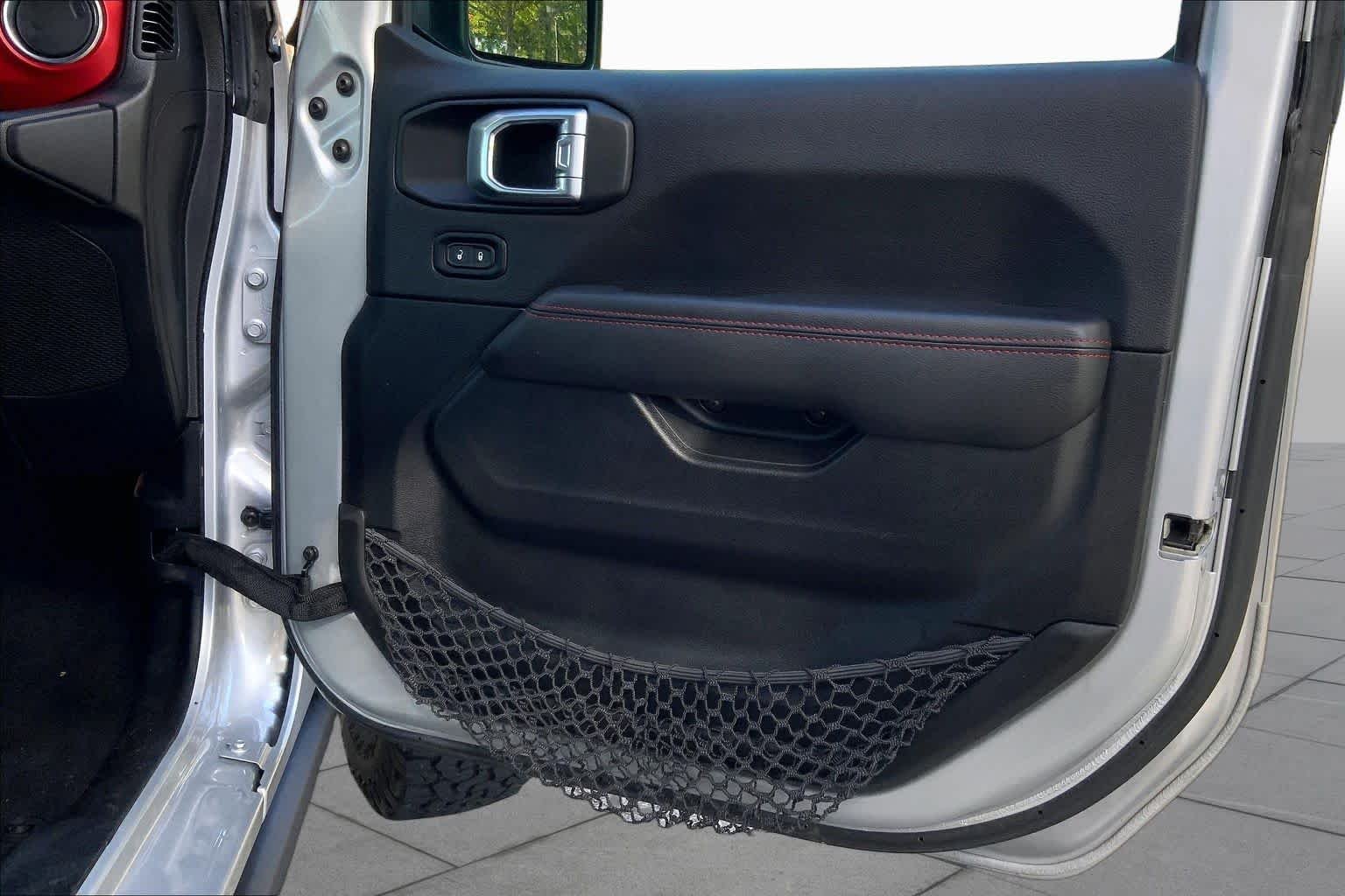 Used 2023 Silver Zynith Clearcoat Jeep Rubicon image 21