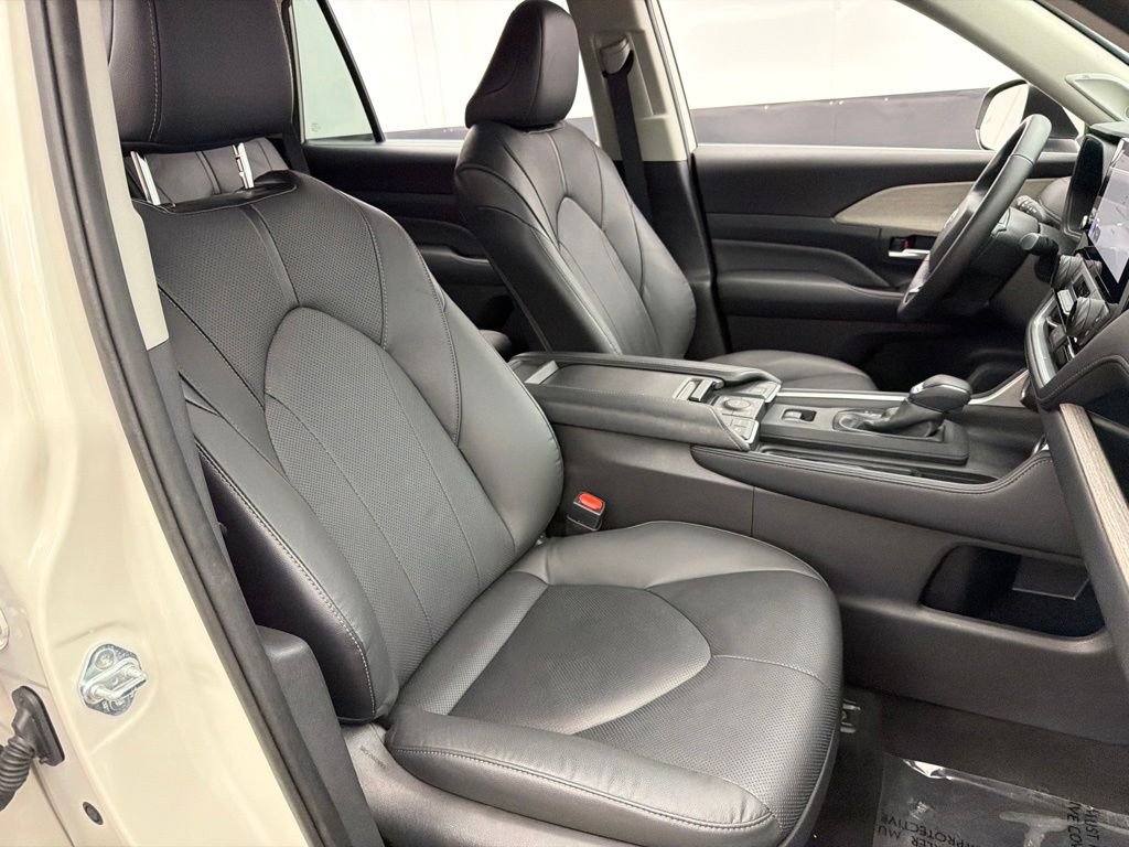 Used 2024 White Toyota Limited image 33