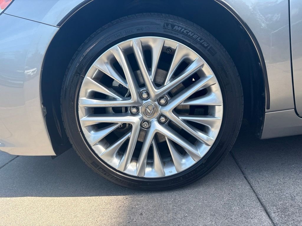 Used 2015 Silver Lexus 350 image 11