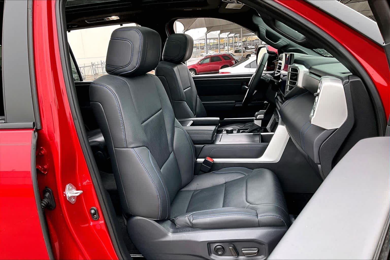 2025 Toyota Sequoia Platinum - Photo 9