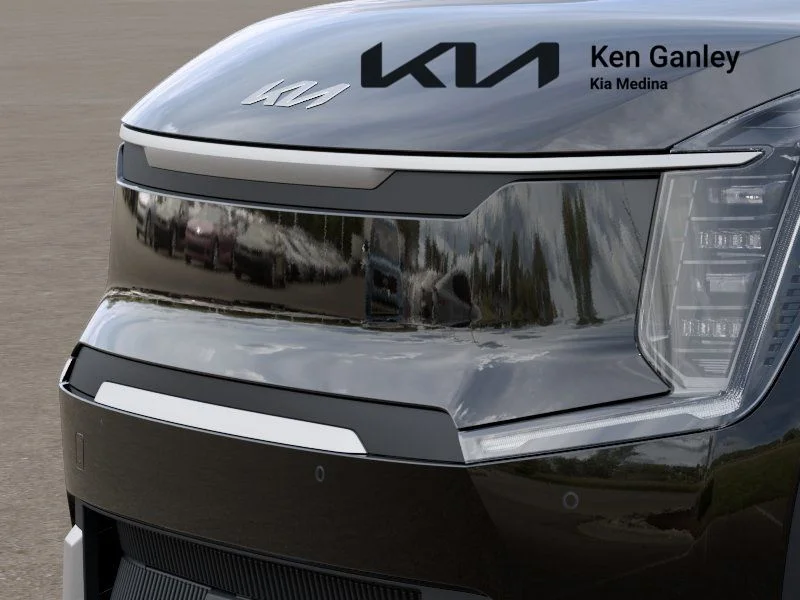 New 2026 Ebony Black Kia Wind AWD image 12
