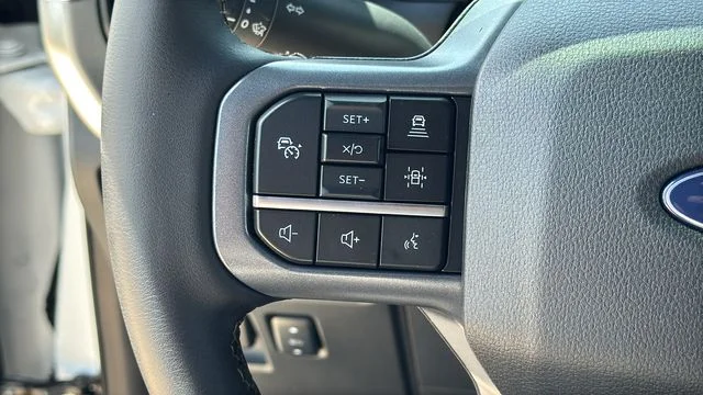 Used 2025 White Ford Lariat image 21
