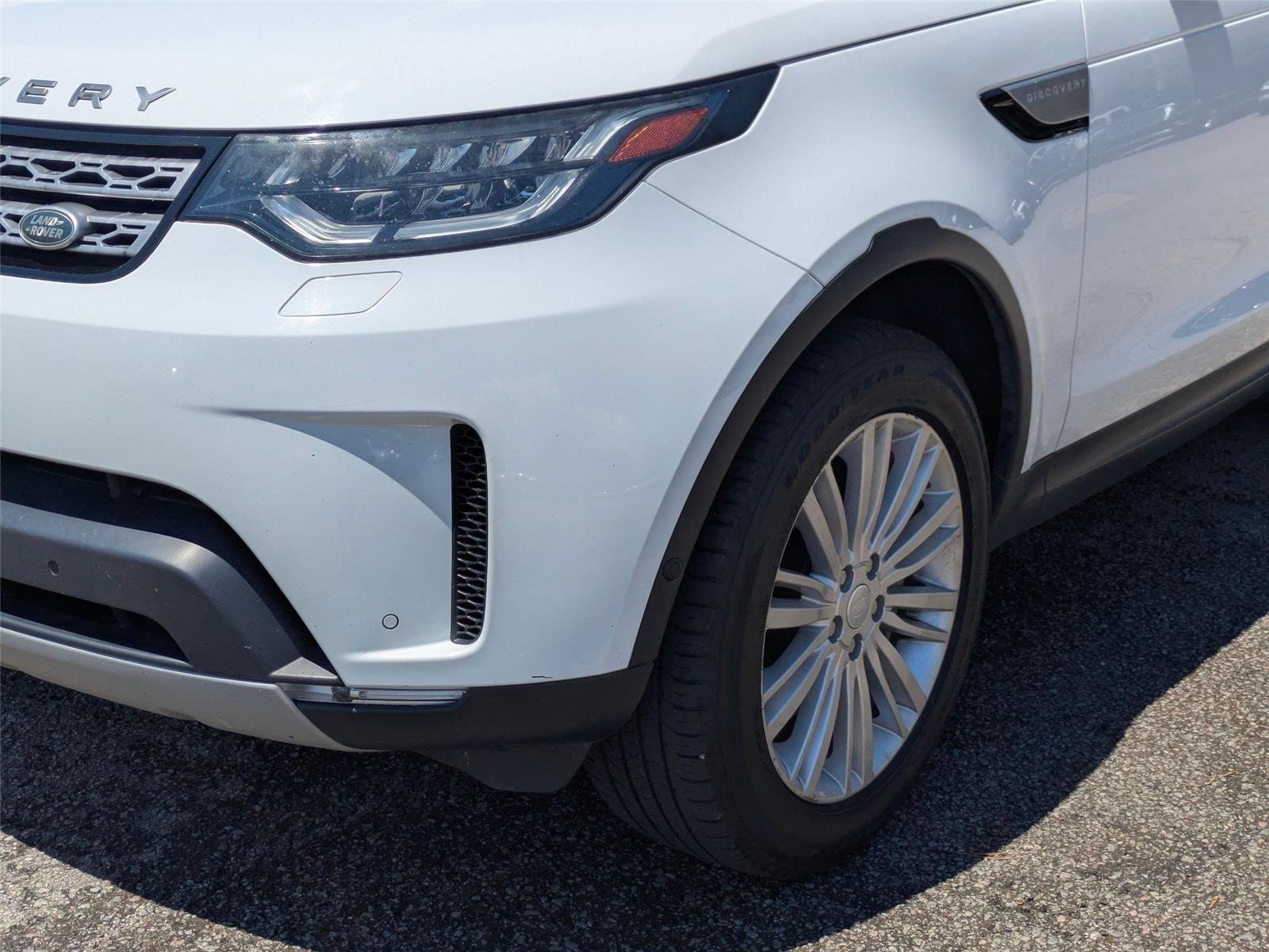 Used 2018 Fuji White Land Rover HSE Luxury image 14