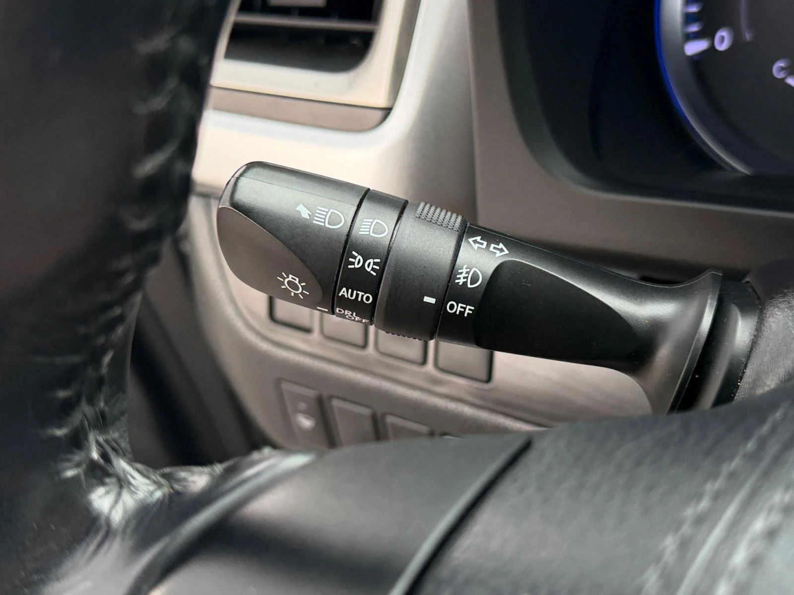 Used 2019 Celestial Silver Metallic Toyota XLE image 31