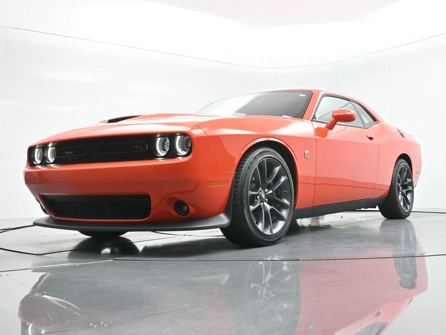 Used 2022 Go Mango Dodge R/T Scat Pack image 44