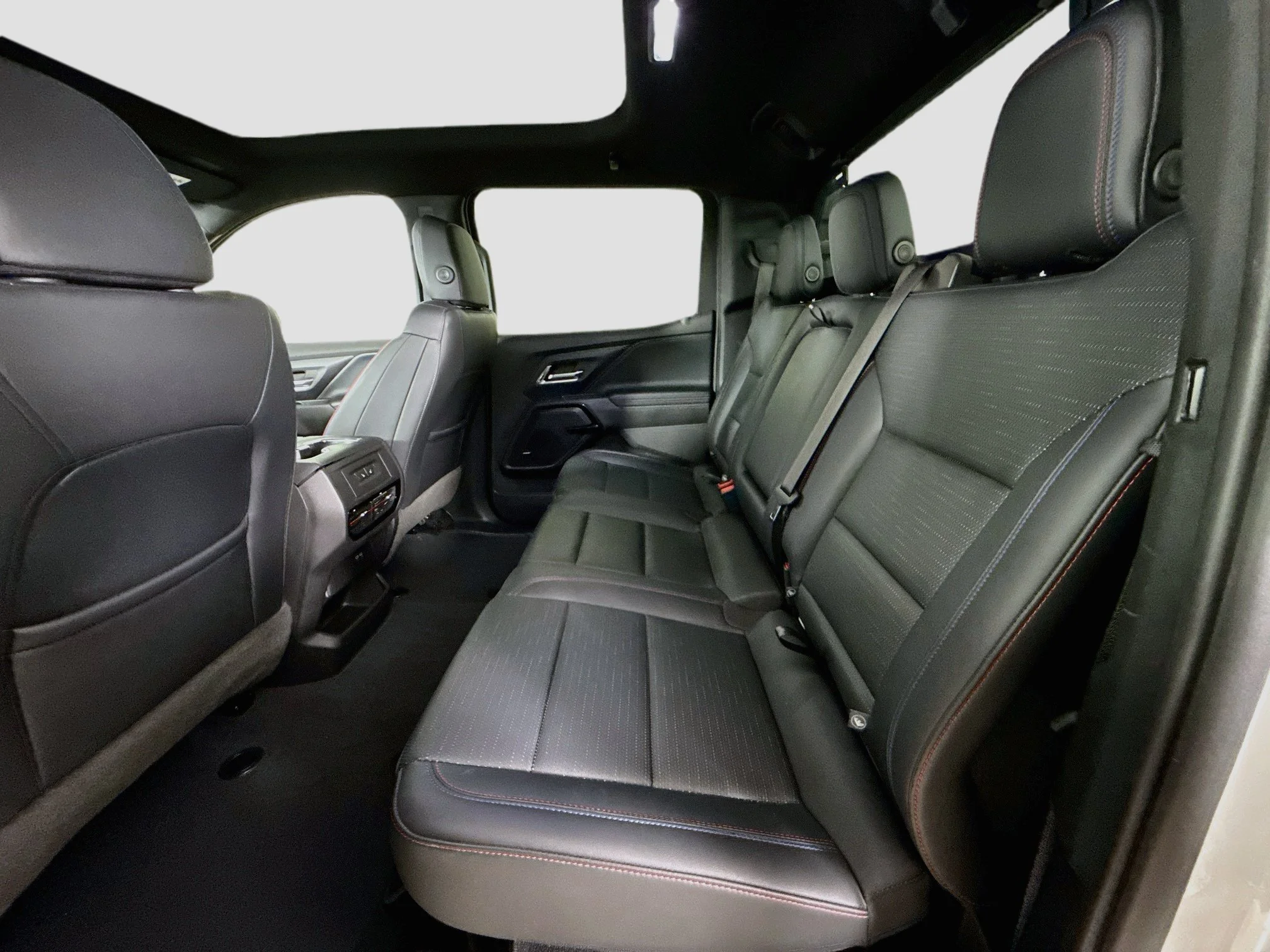Used 2024 Summit White Chevrolet RST image 27