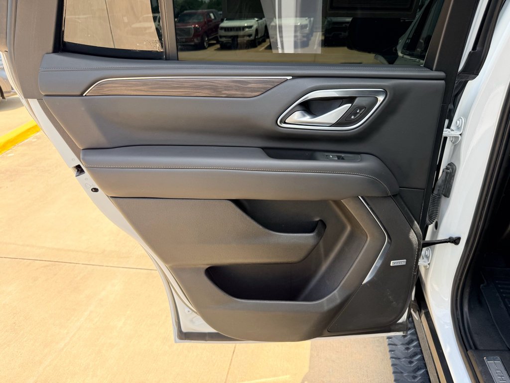 Used 2022 Summit White Chevrolet Z71 image 26