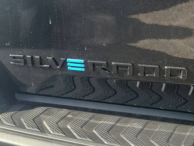 New 2026 Black Chevrolet LT - Extended Range image 7