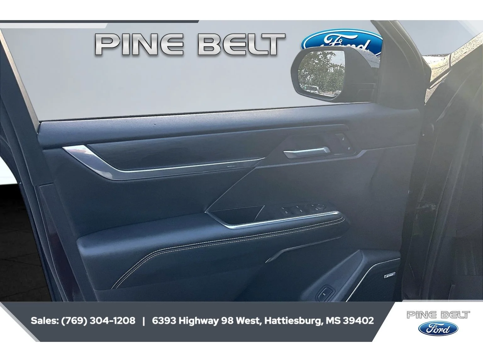 Used 2025 Ebony Twilight Metallic GMC FWD Elevation image 17