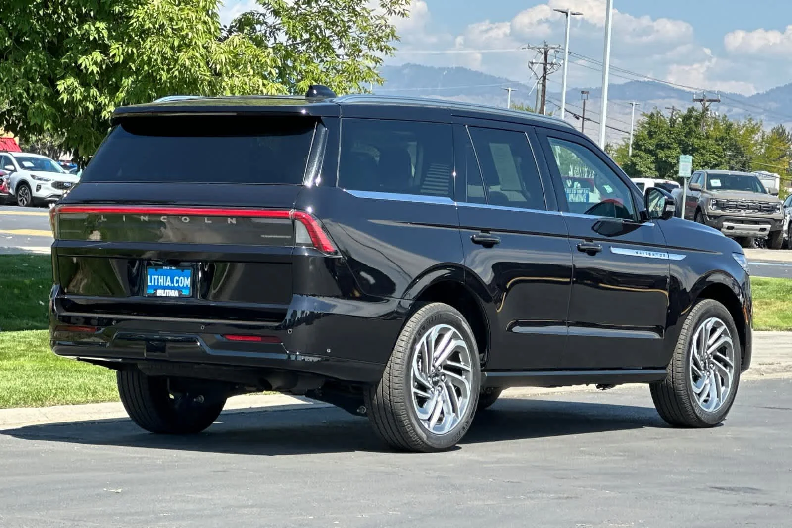 Used 2025 Infinite Black Metallic Lincoln Reserve image 2