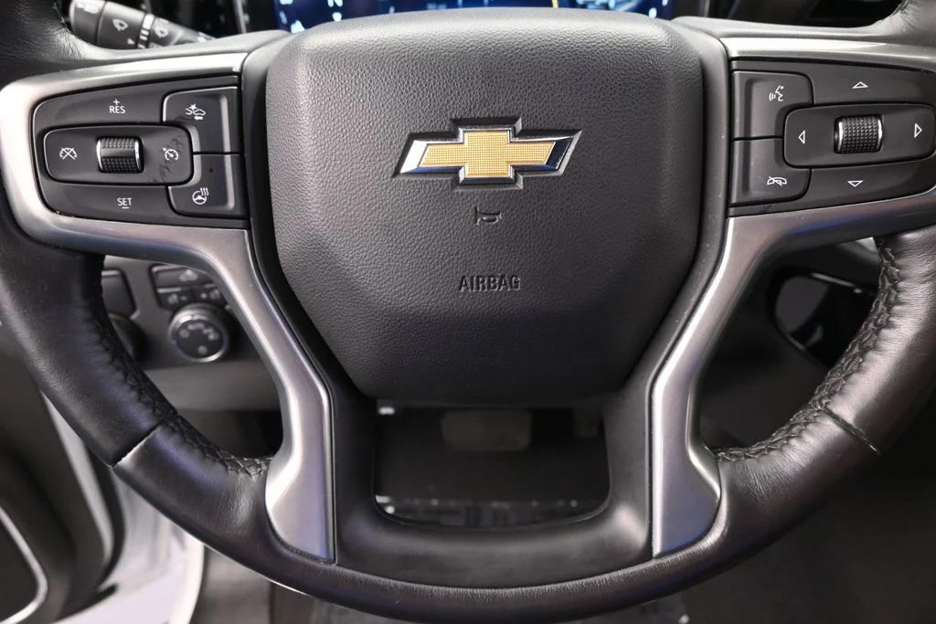 Used 2022 Summit White Chevrolet LT image 29