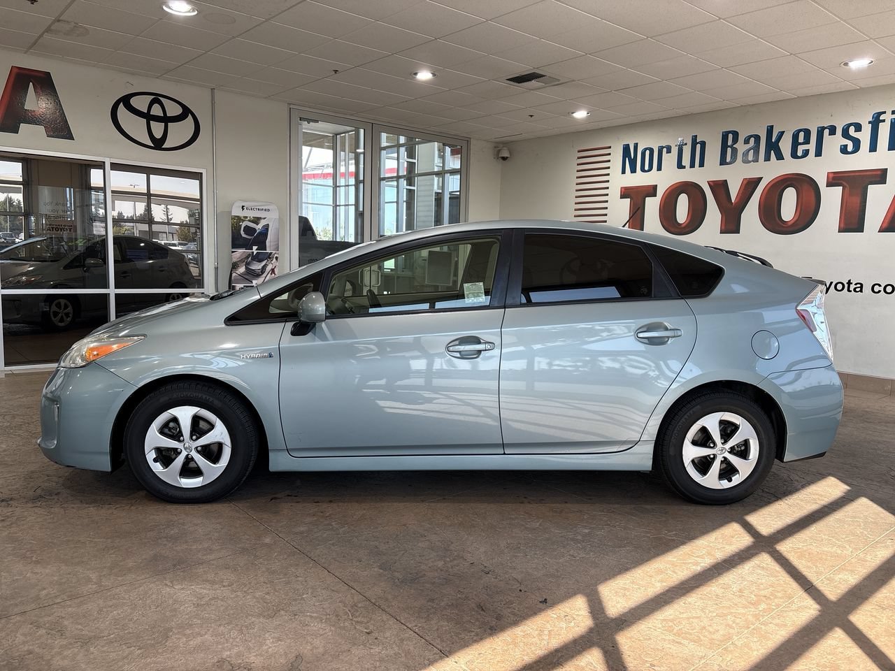 Used 2015 Pearl Toyota Four image 7