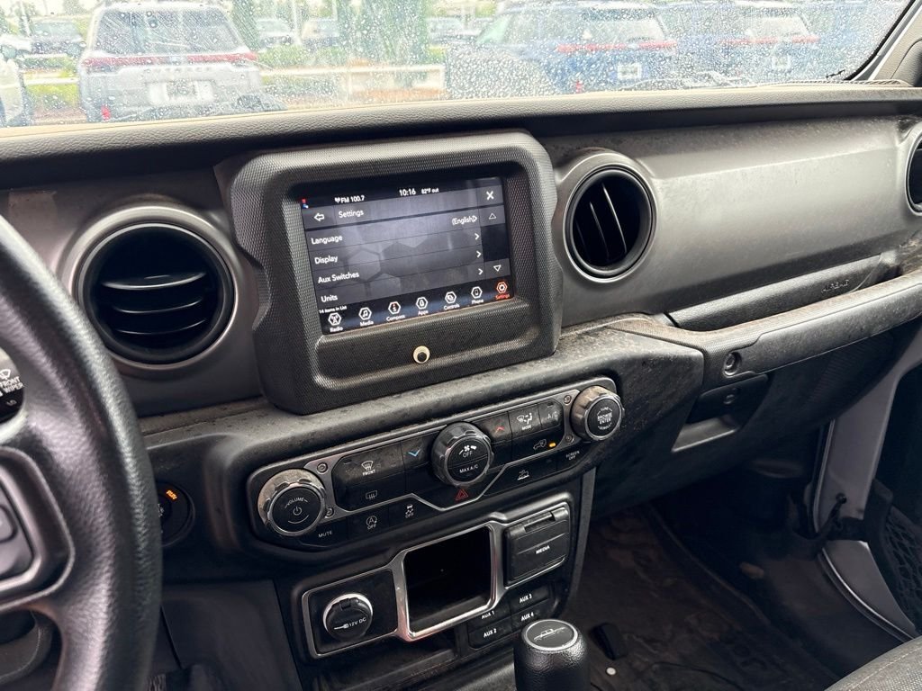 Used 2022 Silver Jeep Willys image 3