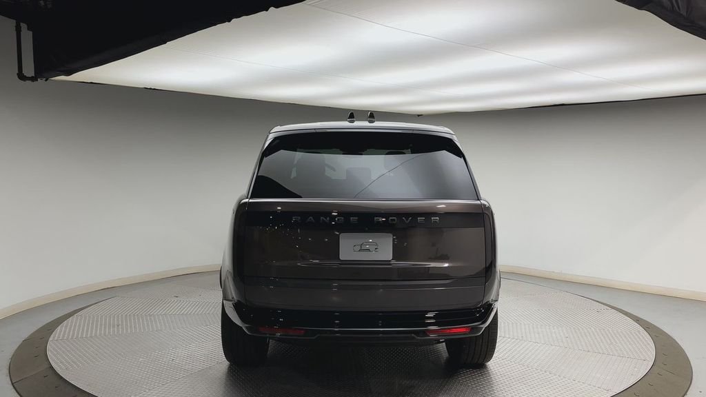 New 2026 Charente Grey LAND ROVER SE 7 Seats image 3