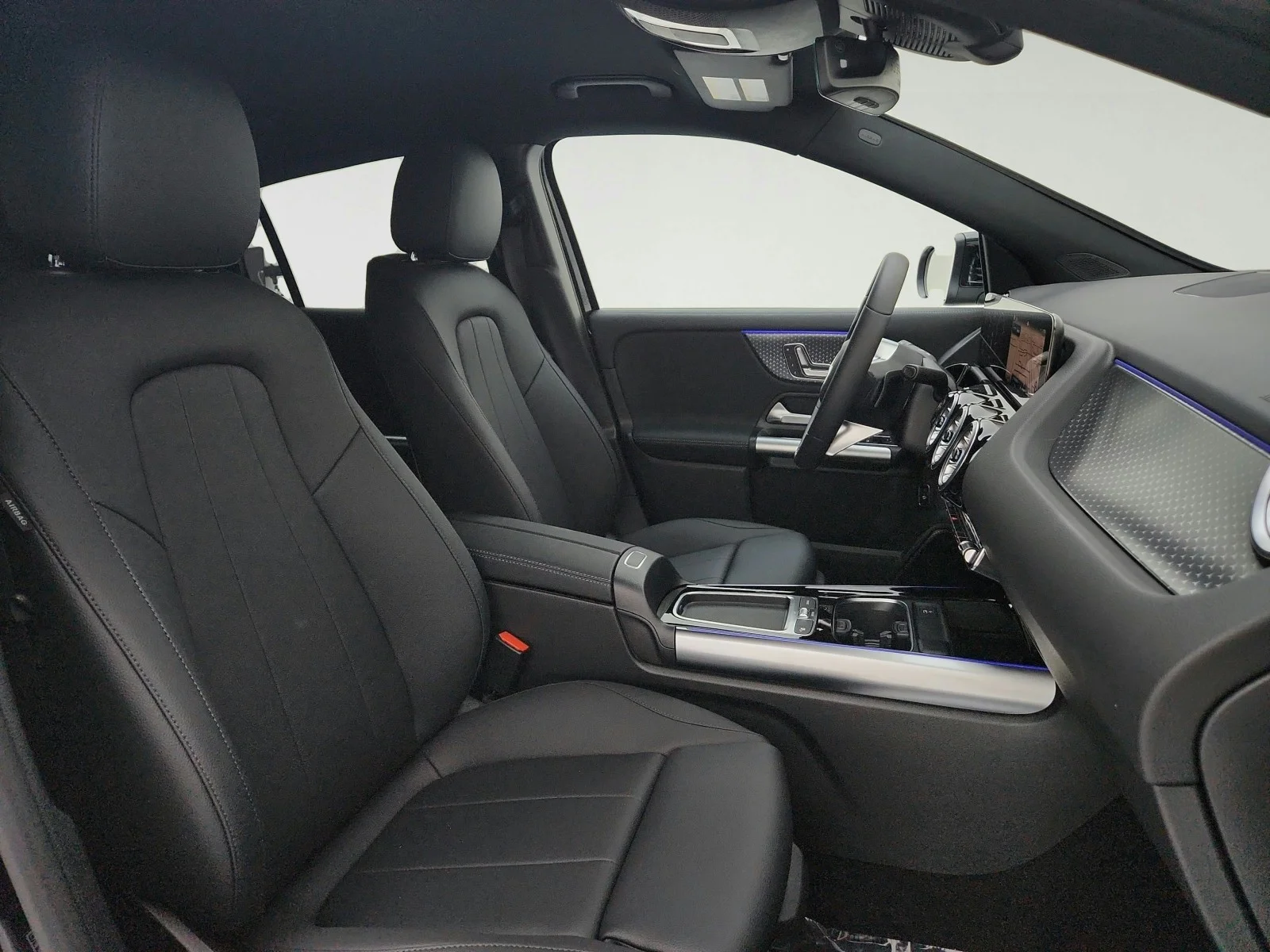Used 2025 Night Black Mercedes-Benz GLA 250 image 30