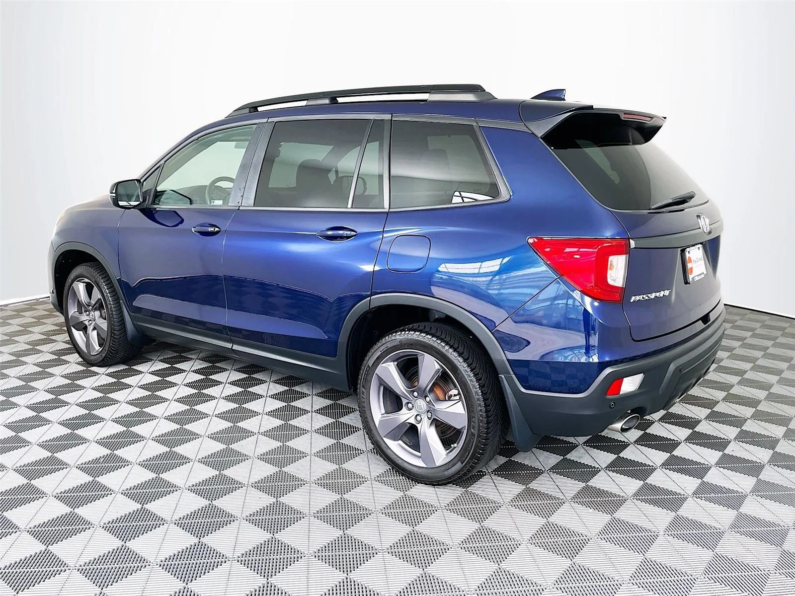 Certified Used 2021 Obsidian Blue Pearl Honda Touring image 7