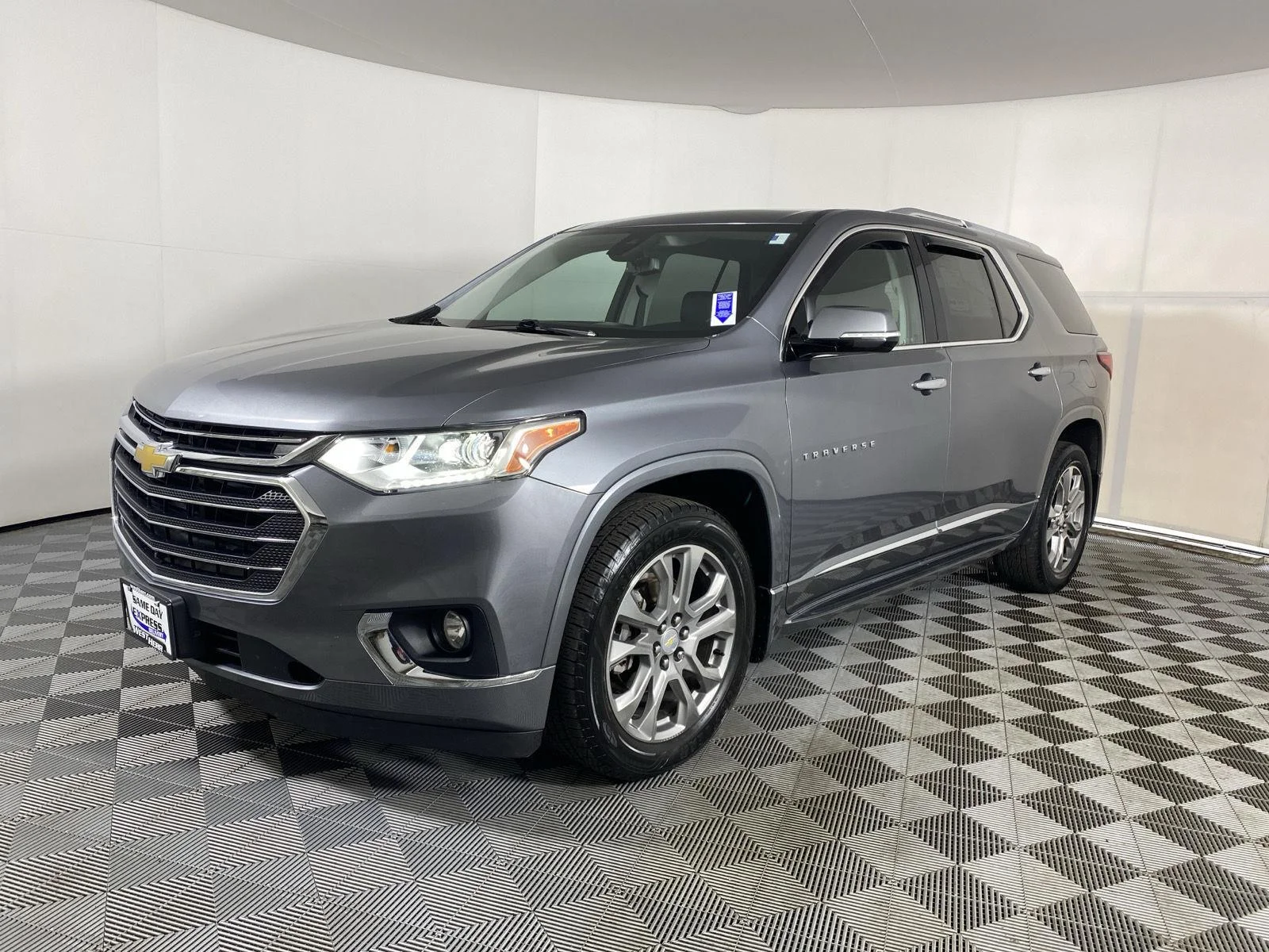 Used 2019 Satin Steel Metallic Chevrolet Premier image 3