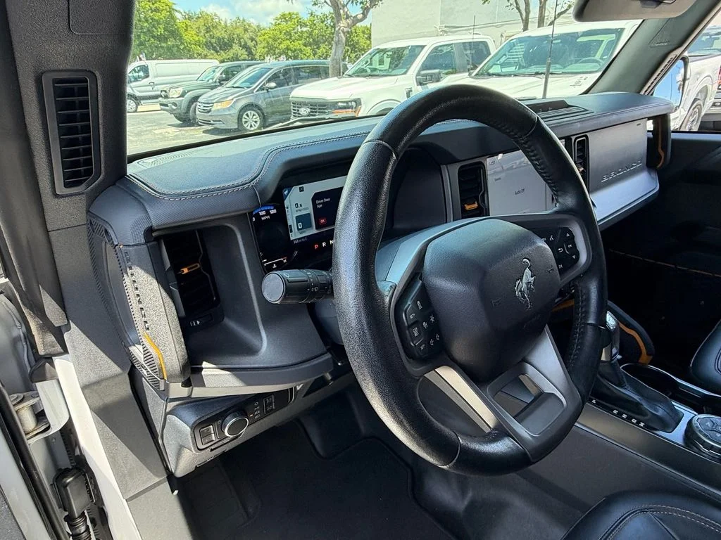 Used 2024 Oxford White Ford Badlands image 9