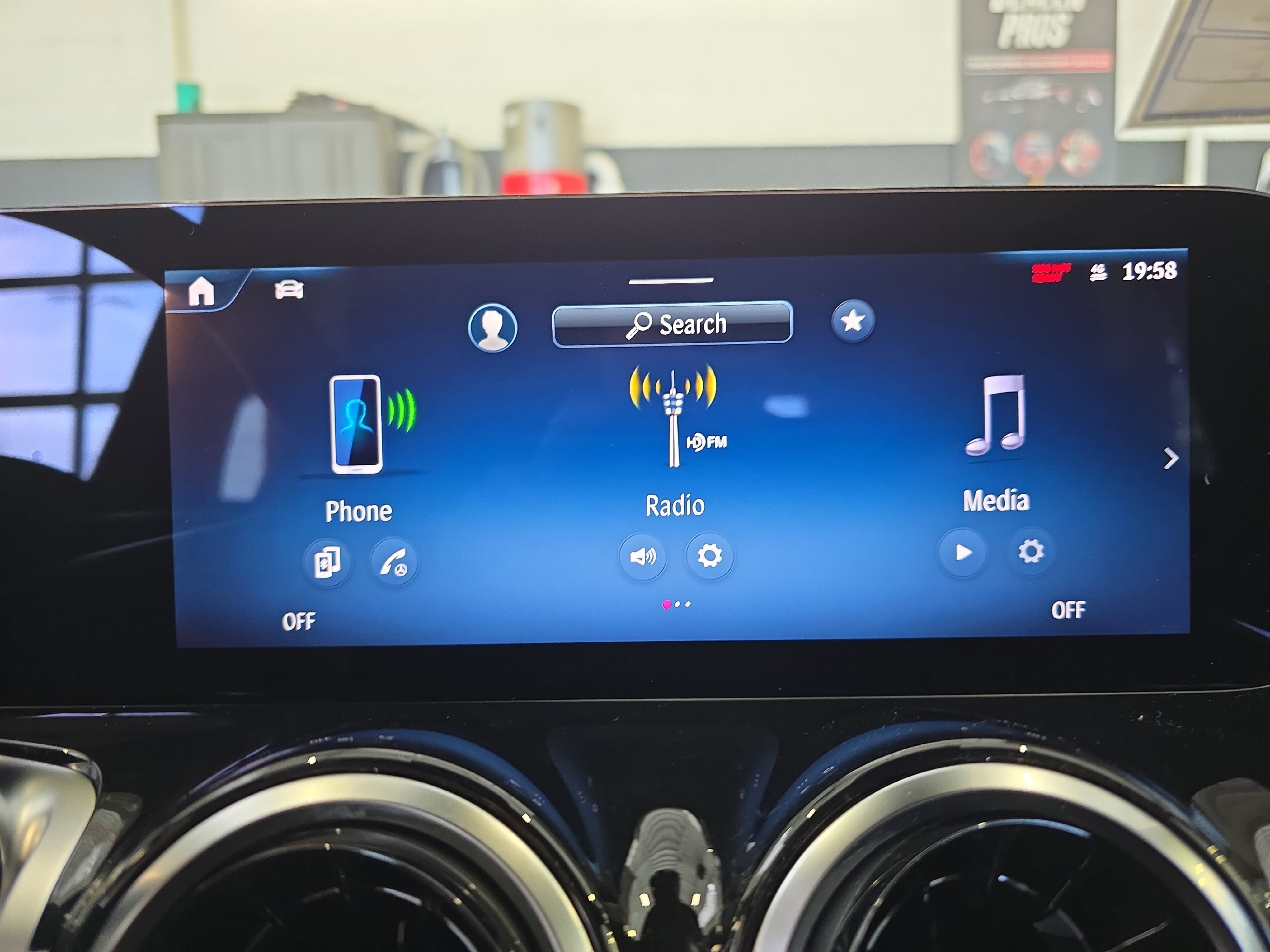 New 2026 Mountain Grey Metallic Mercedes-Benz GLB250 image 22