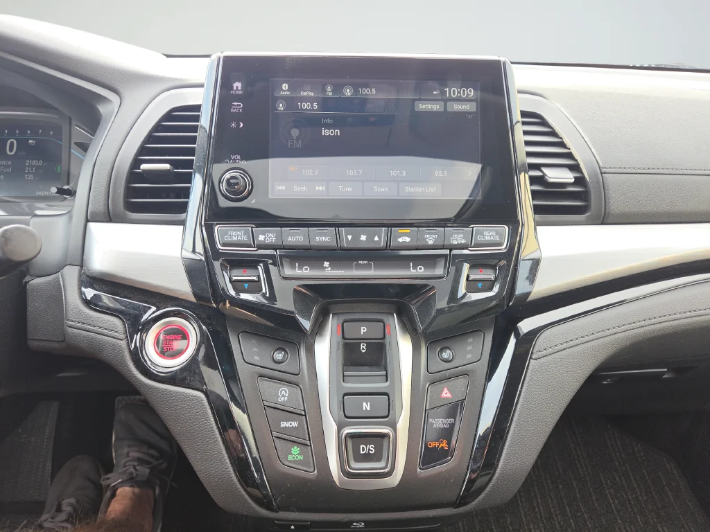 Used 2024 Gray Honda Touring image 25